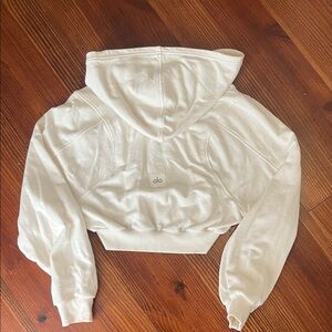 ALO Yoga Women's White Cropped Hoodie